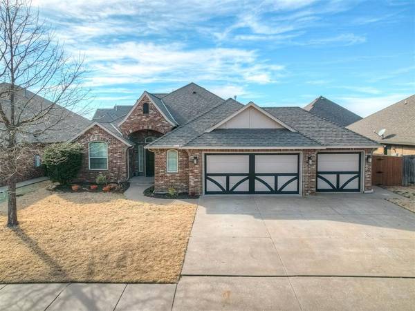 4017 Acoma DR, Moore, OK 73160
