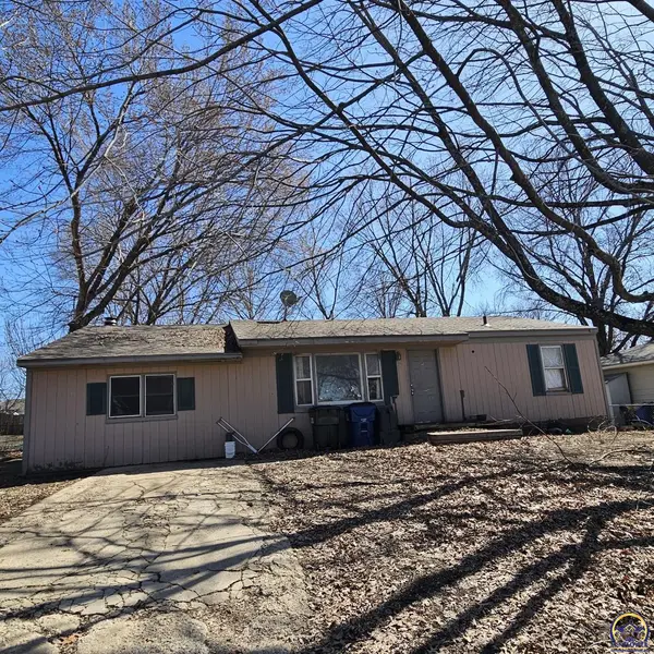 2726 Bonanza ST, Lawrence, KS 66044