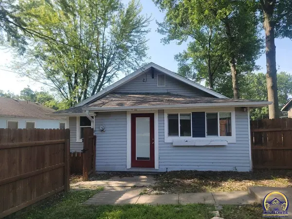 1324 Pacific Ave, Osawatomie, KS 66064-1658