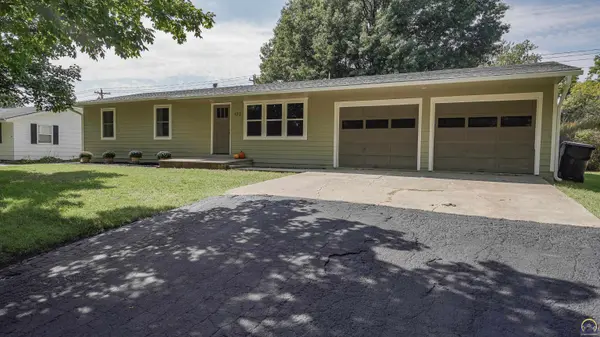123 Lincoln AVE, Holton, KS 66436