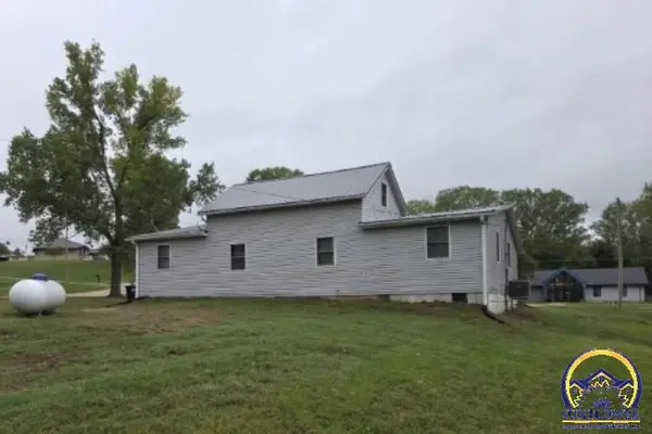 712 Idaho AVE, Holton, KS 66436-8504