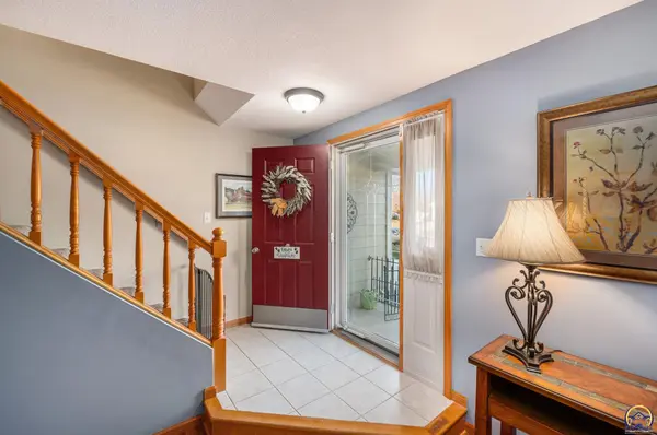 5649 SW 36th ST, Topeka, KS 66614
