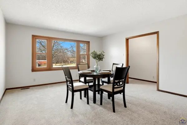 6444 SE Paulen RD, Berryton, KS 66409