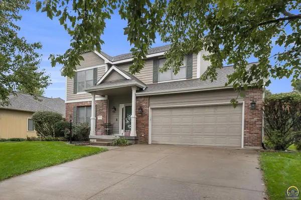 1040 Stonecreek Dr, Lawrence, KS 66039