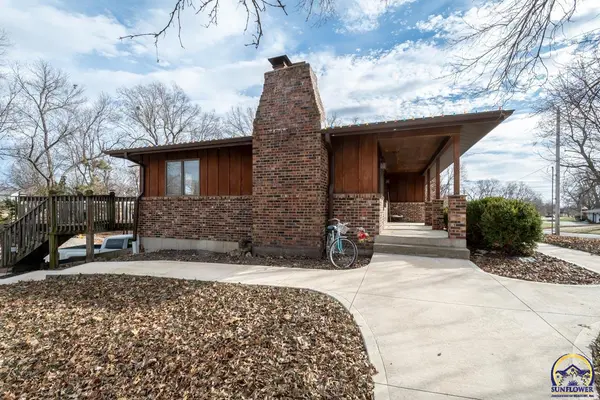124 Locust ST, Nortonville, KS 66060