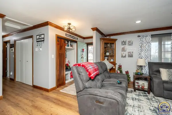 124 Locust ST, Nortonville, KS 66060
