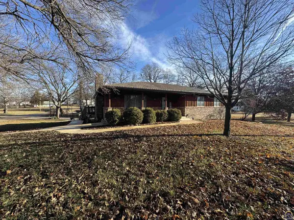 124 Locust ST, Nortonville, KS 66060