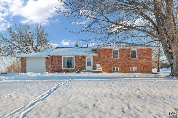 22502 Sunset Dr, Vassar, KS 66543