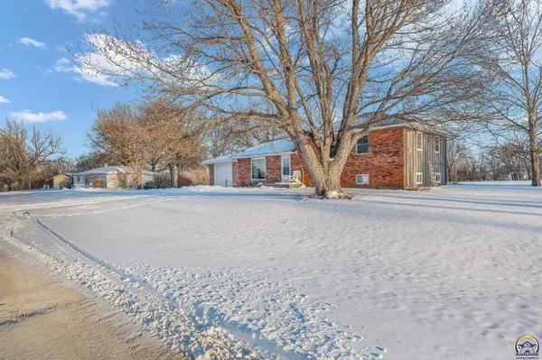22502 Sunset Dr, Vassar, KS 66543