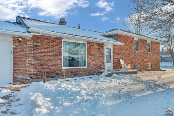 22502 Sunset Dr, Vassar, KS 66543