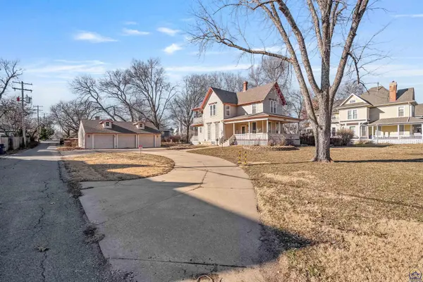 900 N Buckeye ST, Abilene, KS 67410