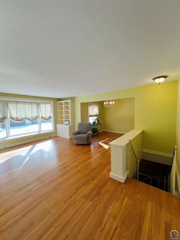 1521 W 2nd TER, Lawrence, KS 66044
