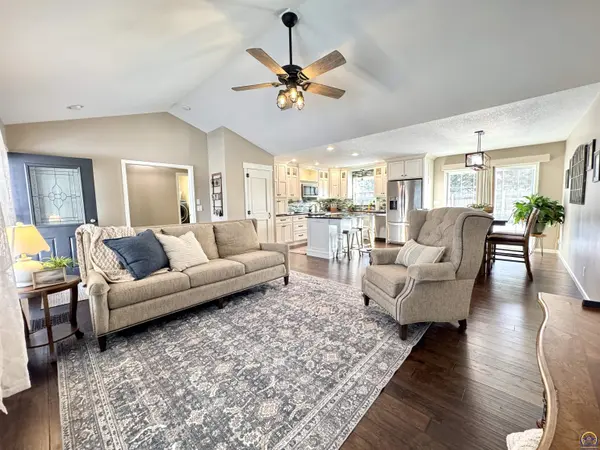 3007 S Parkway Ct, Emporia, KS 66801