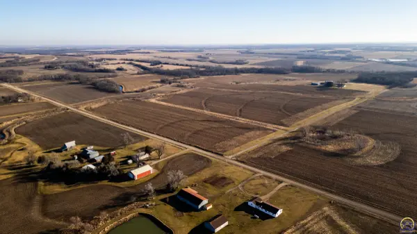 00000 S Fairlawn RD, Scranton, KS 66537