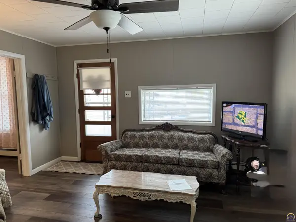 304 Main ST, Mcfarland, KS 66501
