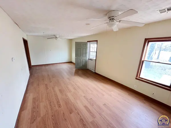 1407 N 3rd ST, Neodesha, KS 66757