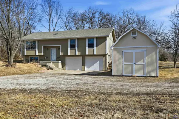 12178 Q RD, Hoyt, KS 66440-0142