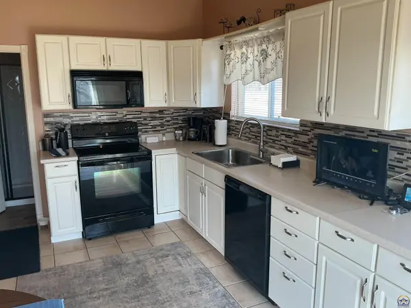3177 Florida RD, Pomona, KS 66076