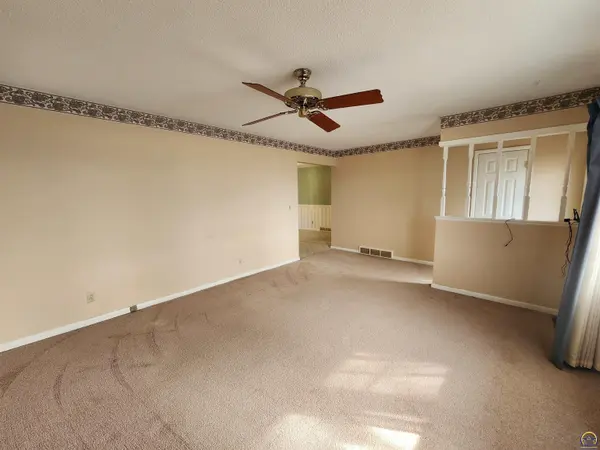 763 Road T, Hartford, KS 66854
