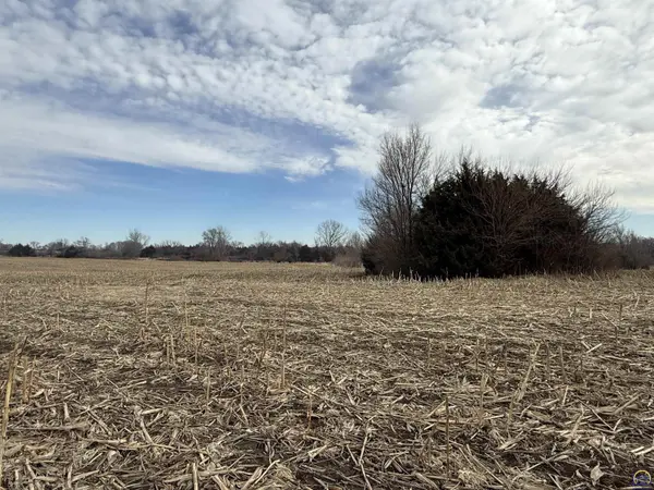 00000 K-92 HWY, Meriden, KS 66512