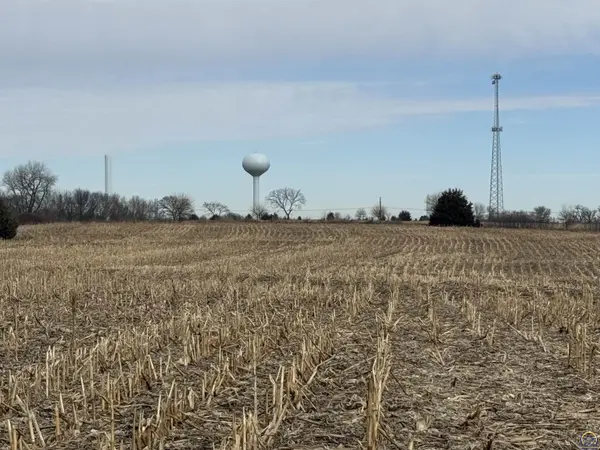 00000 K-92 HWY, Meriden, KS 66512