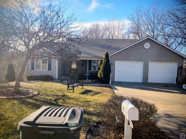 921 Washington AVE, Holton, KS 66436-1344