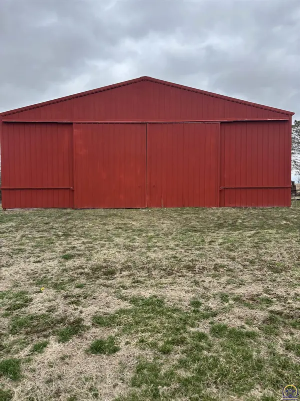 13485 State Road K4, Maple Hill, KS 66507