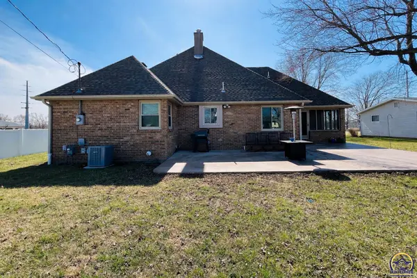 1109 Roanoke St, Seneca, KS 66538