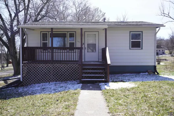 347 E 9th St, Horton, KS 66439