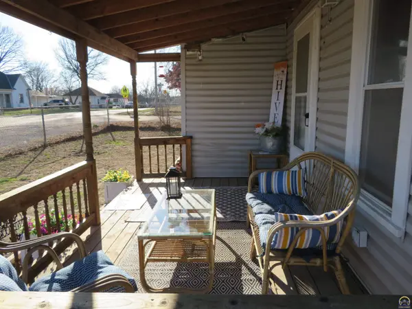 108 W Lake St, Mclouth, KS 66054
