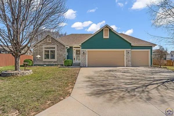 8455 Timber Ridge DR, De Soto, KS 66018