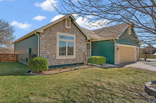 8455 Timber Ridge DR, De Soto, KS 66018