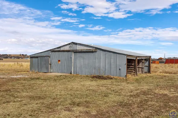 7724 Sherman RD, Meriden, KS 66512