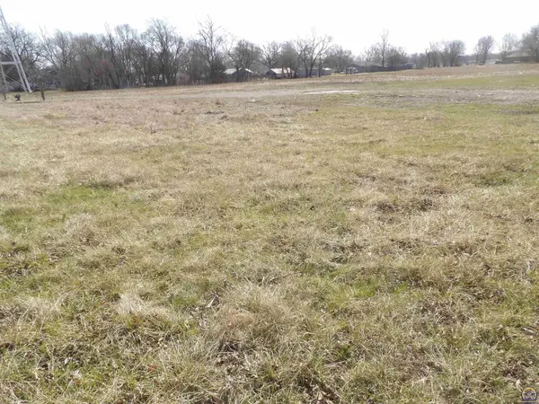 610 W 7th St,  Emmett,  KS 66422