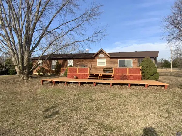 10035 West Lake RD, Ozawkie, KS 66070