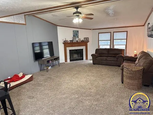 708 Warren ST, Oskaloosa, KS 66066