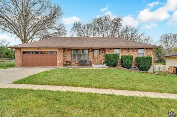 2145 SE 38th CIR, Topeka, KS 66609