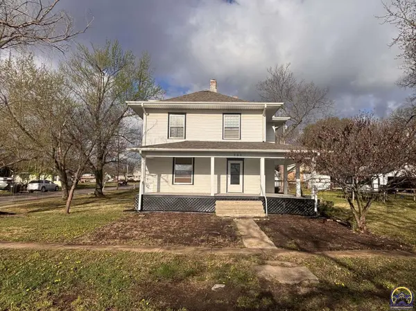 333 Pine LN,  Cottonwood Falls,  KS 66845