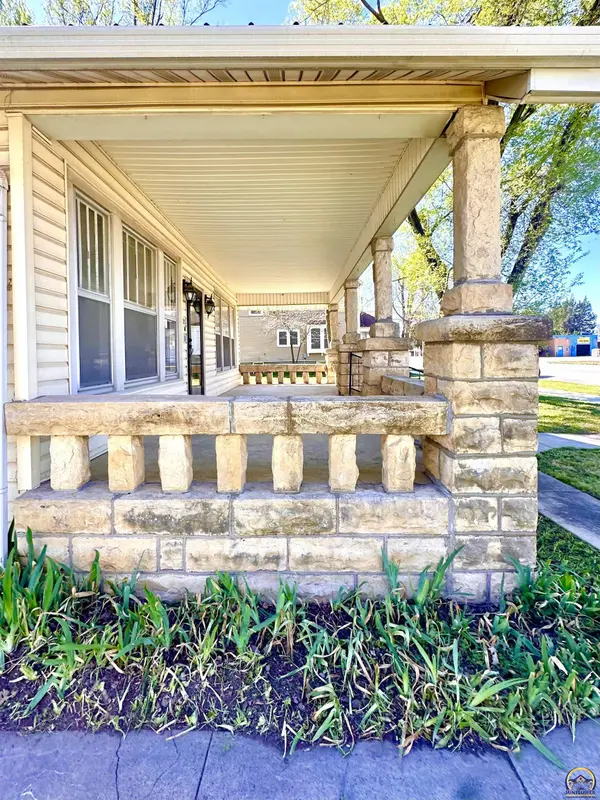 315 E Main ST, Council Grove, KS 66846