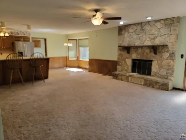 2520 Willow LN, Emporia, KS 66801