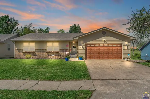 1579 SW Cheyenne Hills RD,  Topeka,  KS 66604