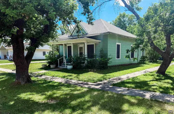 301 Sycamore ST,  Cottonwood Falls,  KS 66845
