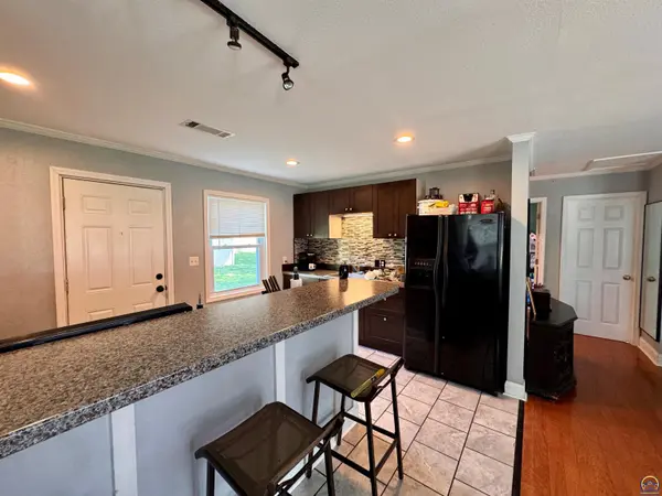 6522 Kimball Ave, Kansas City, KS 66104