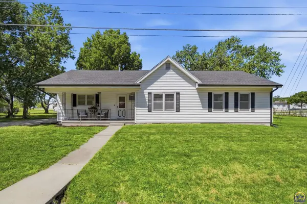 603 S 4th St, Osage City, KS 66523