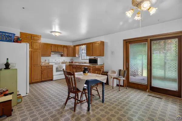 17596 US 75 HWY, Mayetta, KS 66509