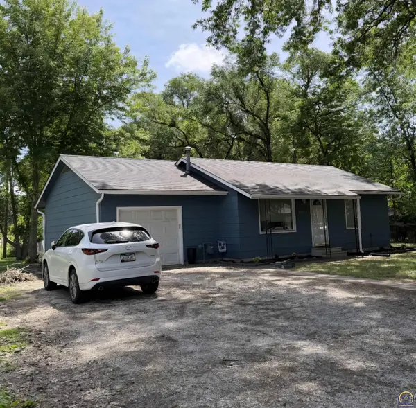 2408 SW High AVE, Topeka, KS 66611