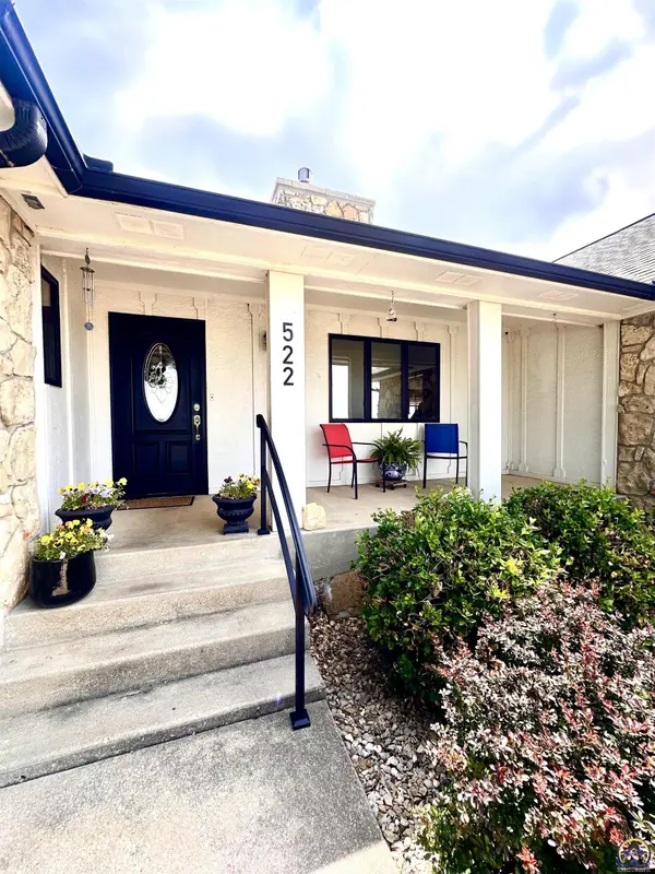 522 N Country LN, Council Grove, KS 66846