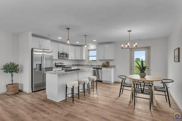 720 Teresa Ct, Carbondale, KS 66414