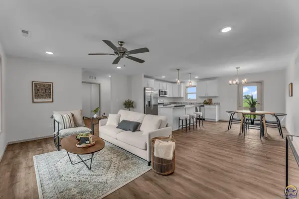720 Teresa Ct, Carbondale, KS 66414