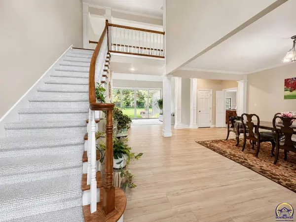 3719 SW Clarion Park DR, Topeka, KS 66610